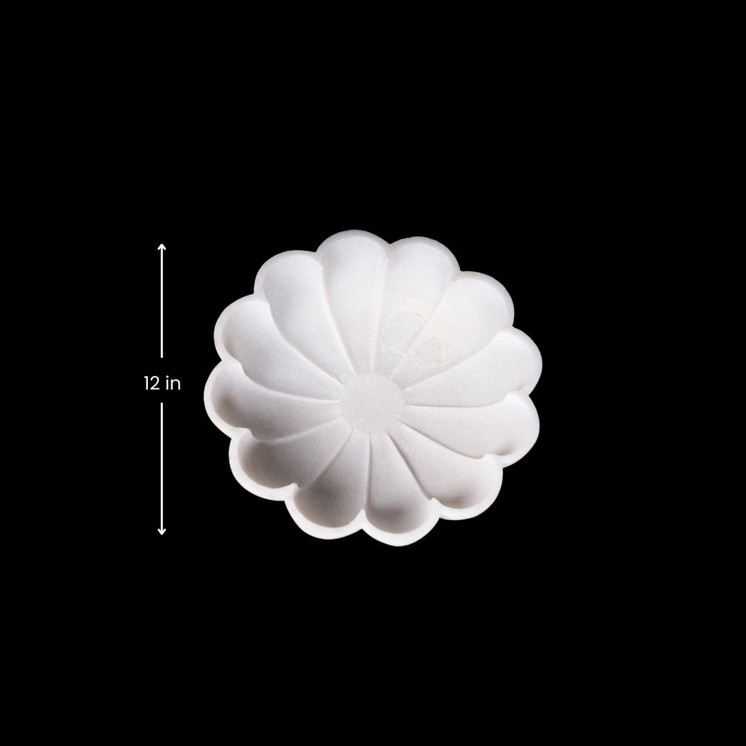Cuenco Urli en forma de flor de mármol blanco