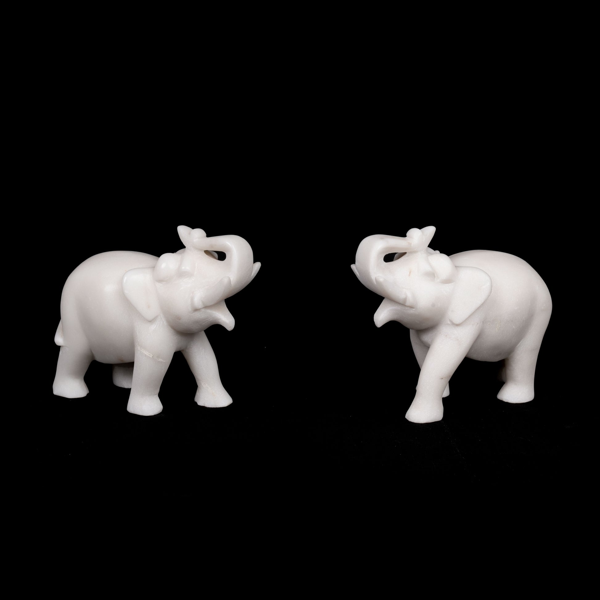 Royal Jaipur White Marble Table Elephant artefacts
