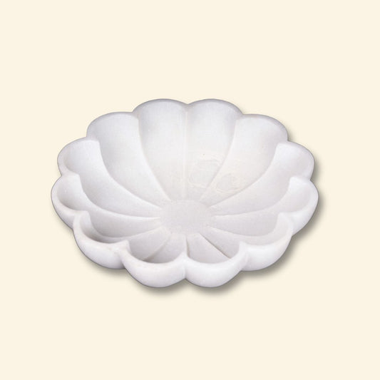 Cuenco Urli en forma de flor de mármol blanco
