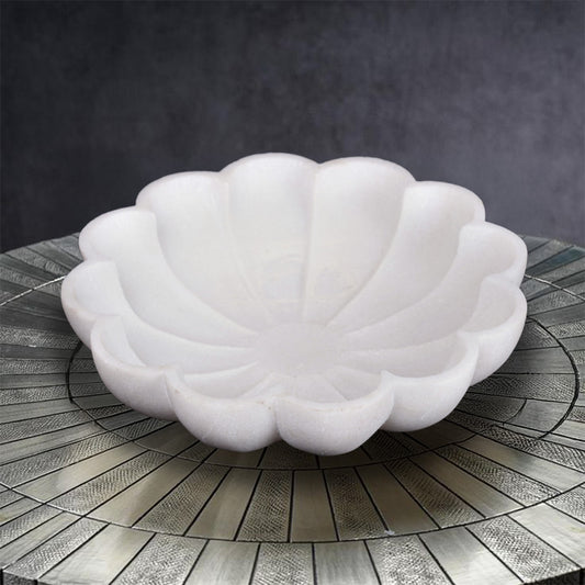 Cuenco Urli en forma de flor de mármol blanco